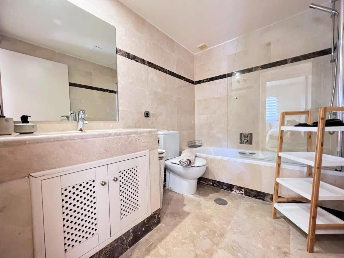 Modern 2 Bedroom Beachside Apartment Nr72 Los Alcázares Kültér fotó